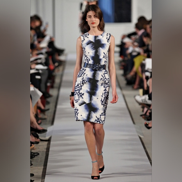 $2,800 OSCAR DE LA RENTA PICASSO SILK LINED BLUE DOT DAY DRESS US 4, 8, and 10 - Picture 8 of 9